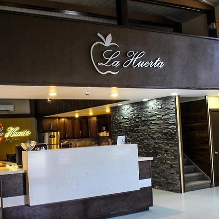 La Huerta Inn&Suites Cuauhtémoc Exterior foto