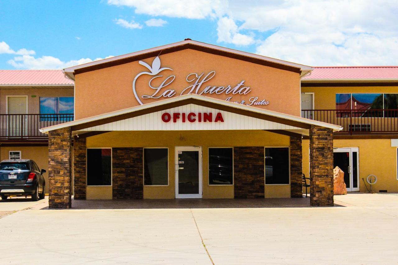 La Huerta Inn&Suites Cuauhtémoc Exterior foto