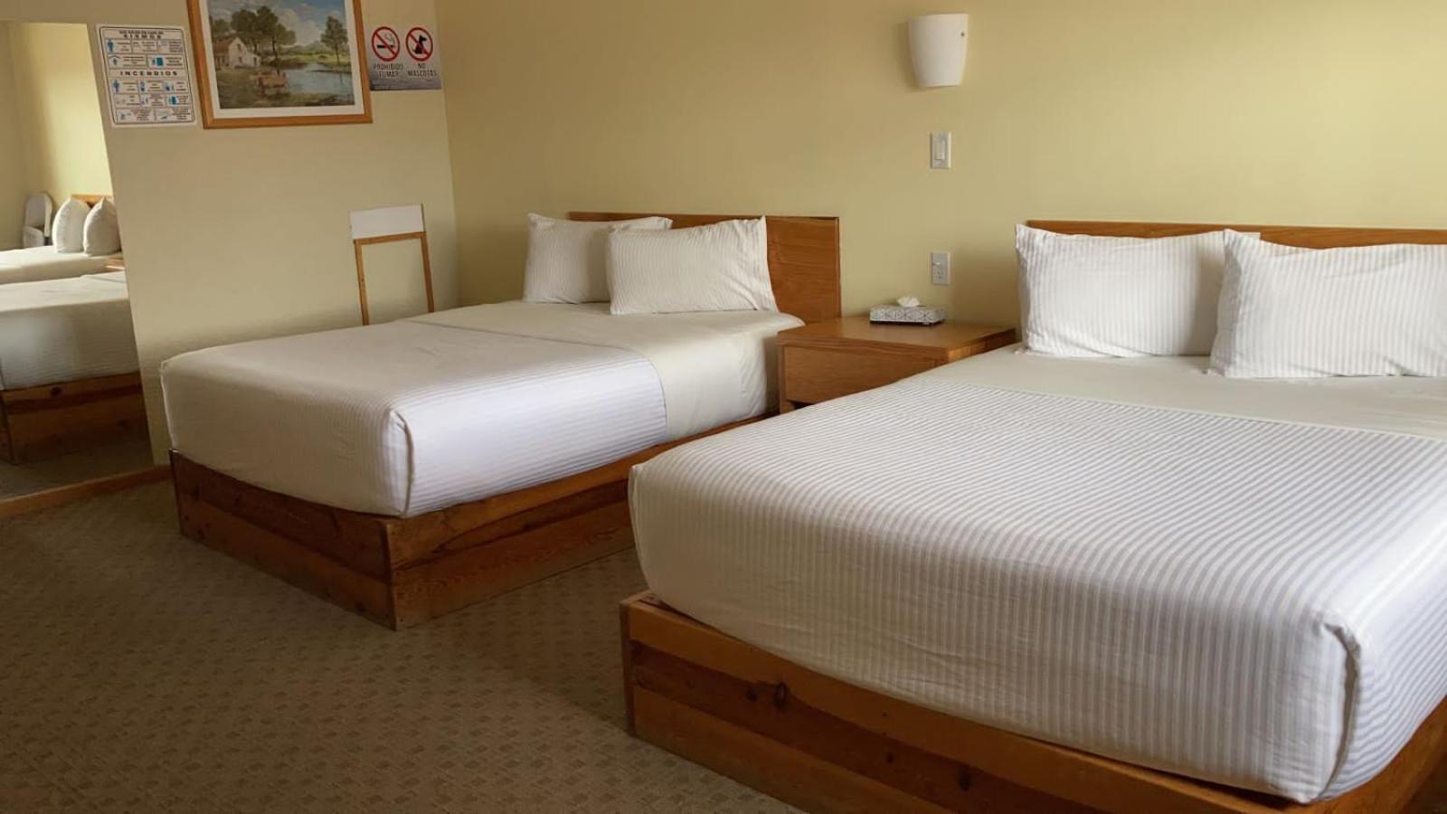 La Huerta Inn&Suites Cuauhtémoc Habitación foto